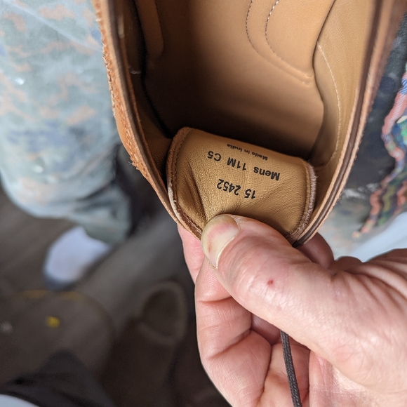 Johnston & Murphy tan wingtips - Picture 5 of 7